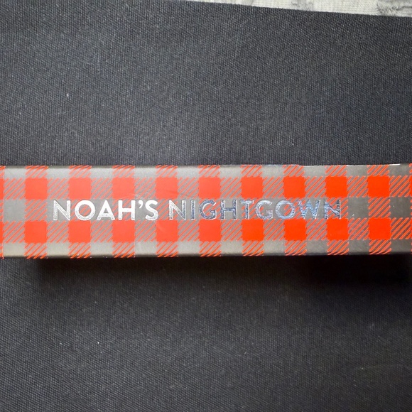 Noah’s Nightgown - Red Aspen Nail Dashes - Picture 3 of 3